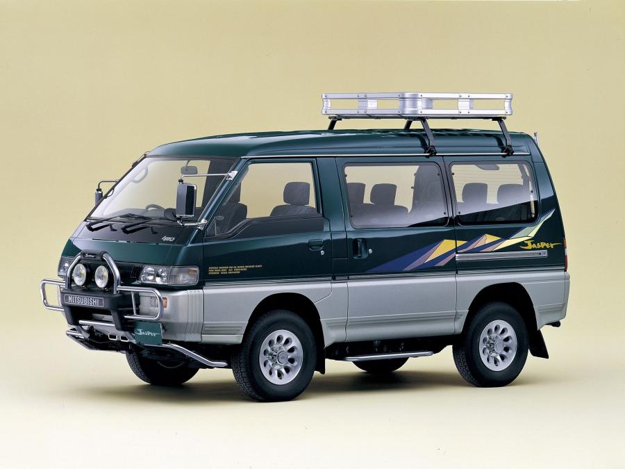 Mitsubishi Delica Star Wagon 4WD '1990